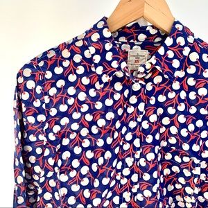 Gap Fitted Boyfriend Cherries Button Down XS (EUC)